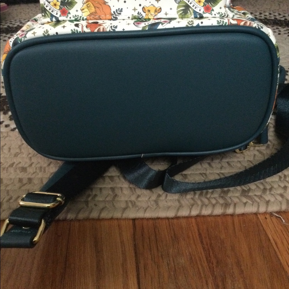 Loungefly Lion King back pack - Picture 11 of 11